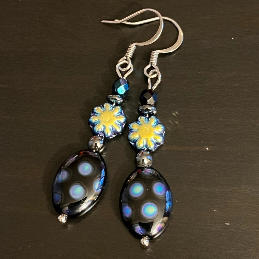 Hand crafted Czech glass flower polka dot earrings - Picture 2 of 3